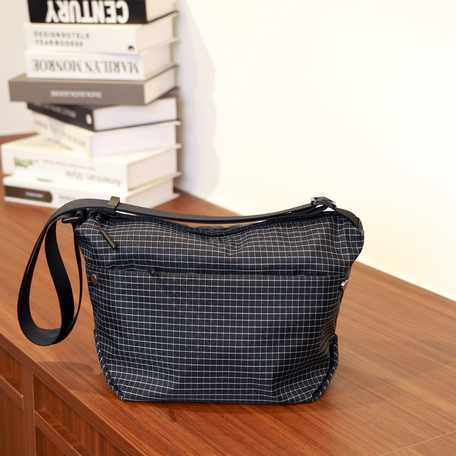 米丽安2025新款原创格纹防水尼龙单肩包男女通用休闲简约斜挎包