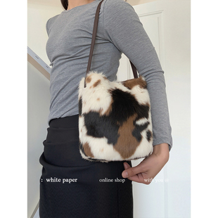 冬手工扎染毛毛包女2025新款 雪径足迹 单肩托特包 DAY 原创·ONER