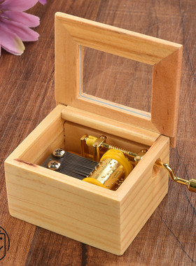 批发木质手摇音乐盒八音盒木质DIY摆件创意家居摆件节日赠送礼品