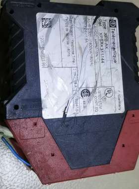 安全继电器XPSAK311144。XPSAX5120。-议价；