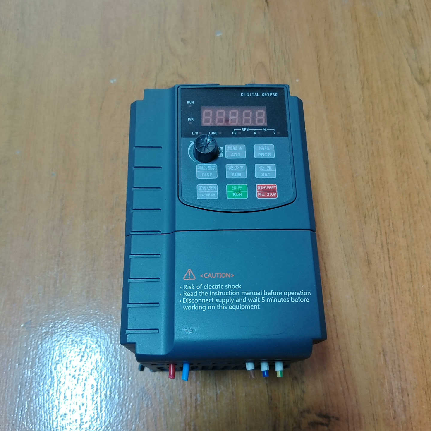 中驱变频器ZQ511M-1R5G1B-B功率15kw2