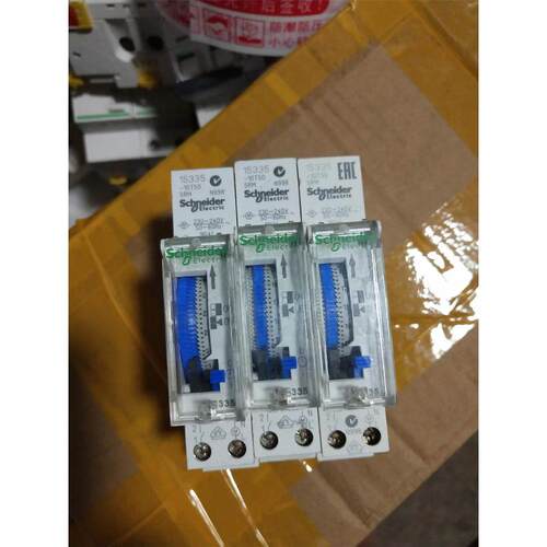 AcceInet 驱动器ADP-180-18成色如图漂亮