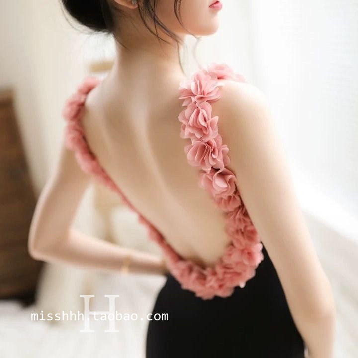 纯欲仙女甜美小胸性感露背泳衣女