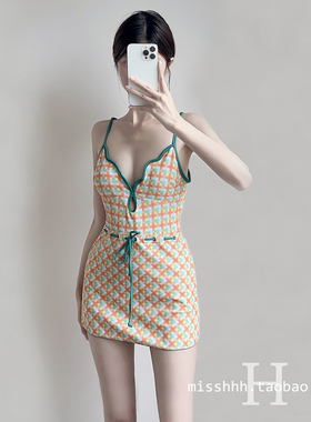 2024娜扎同款日系小胸显瘦格子泳衣连体性感泳装甜美游泳衣女温泉