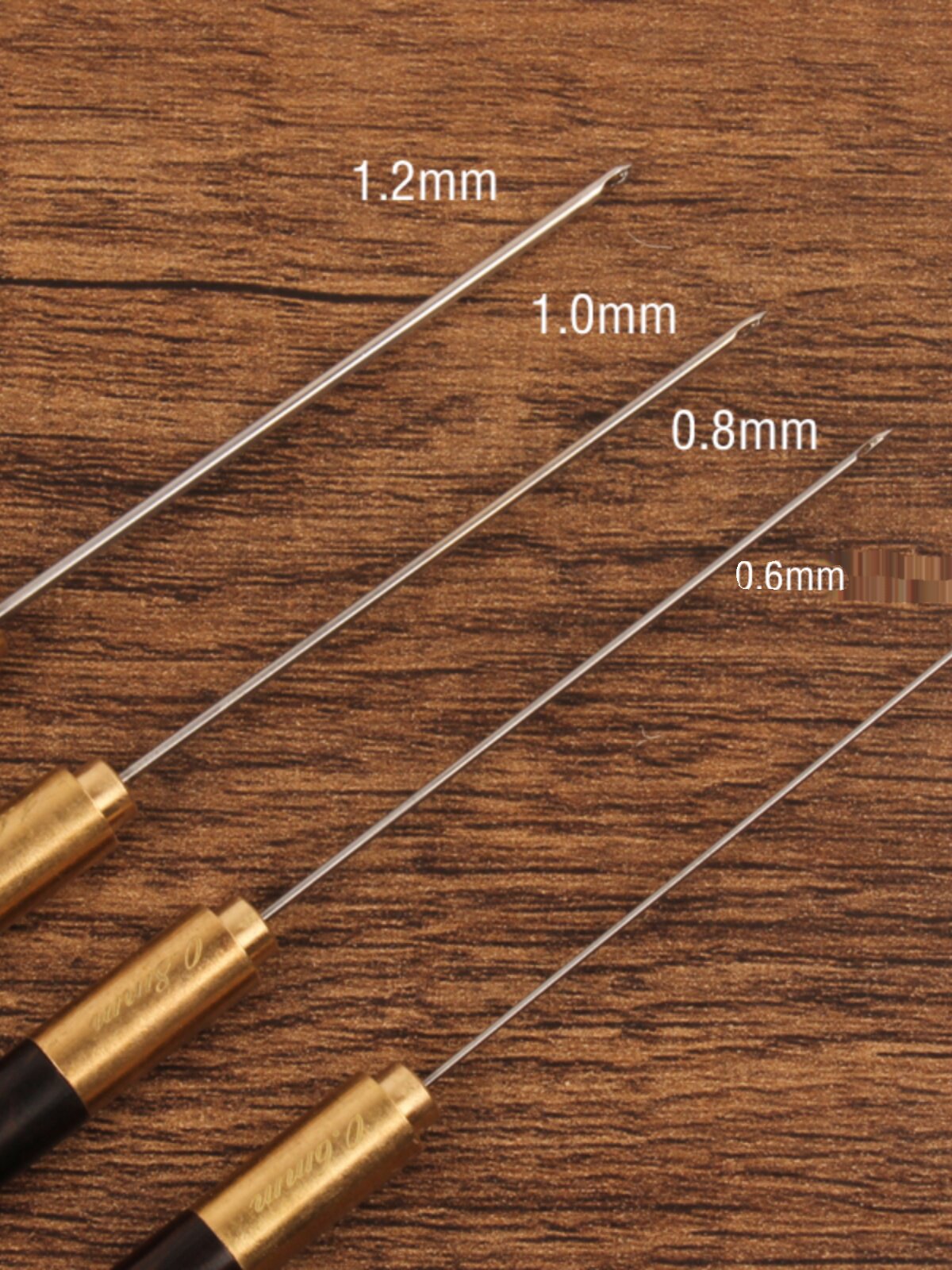 엘크씨는 인도 크로셰 뤼네빌 크로셰 레사주 자수 크로셰 후크 4개 사양을 수입합니다