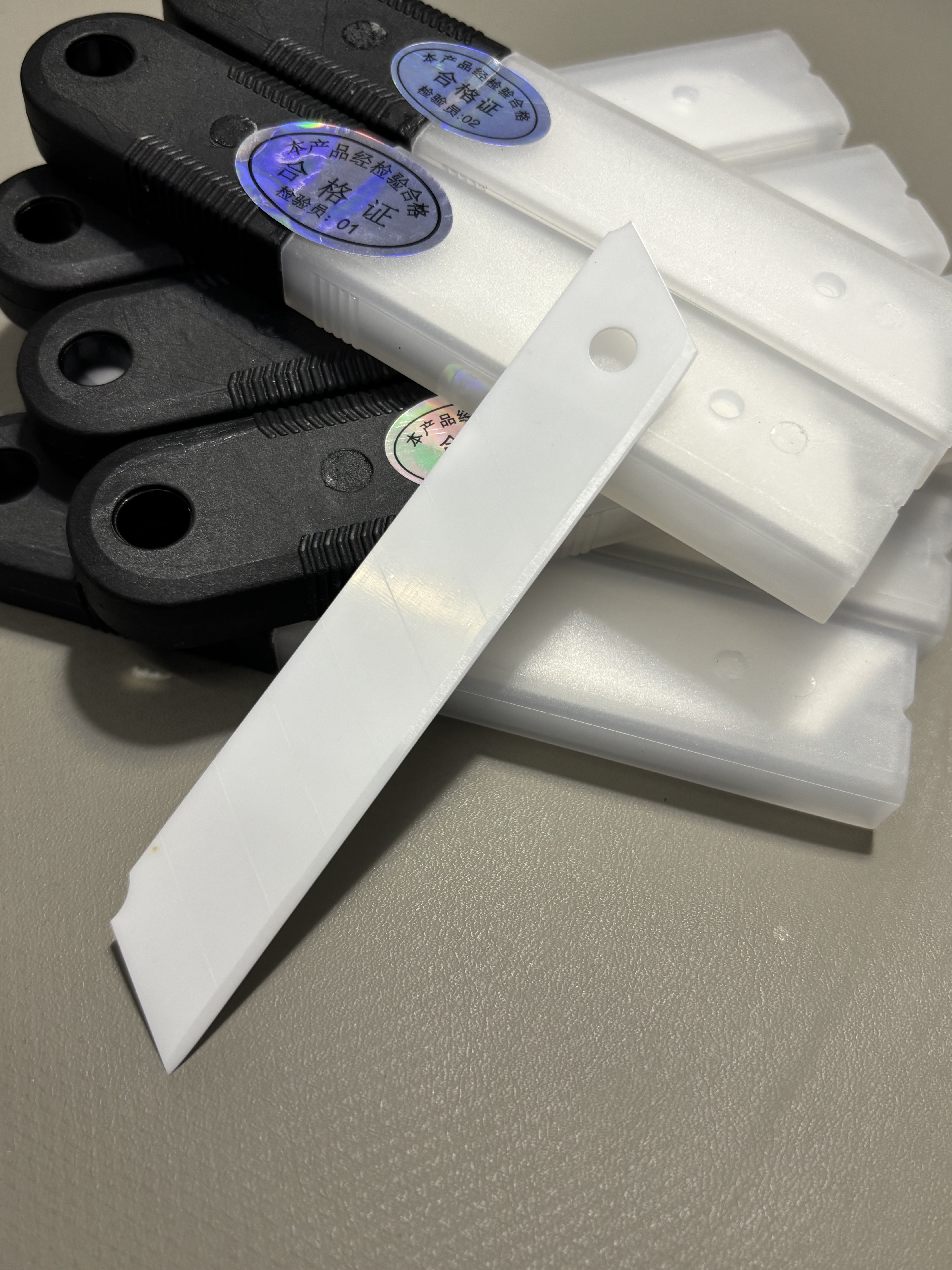 陶瓷美工刀片大号108小号83常用标准刀片抗氧化防静电极为锋利