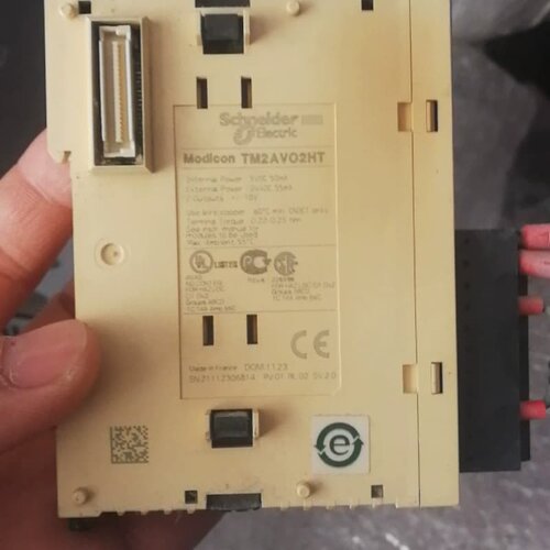 施耐德模块，TM2AVO2HT一块/TWDNOZ485T两块--议价商品