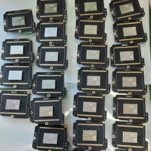 和芯星通UM982,模组集成的板卡,图片为实图。可以替代和芯--议