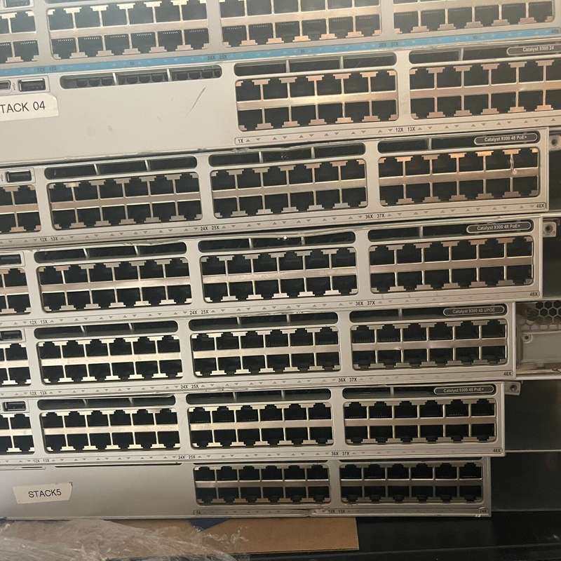 思科C9300-24T-A 二手原装交换机，支持堆叠功能。机--议价商品