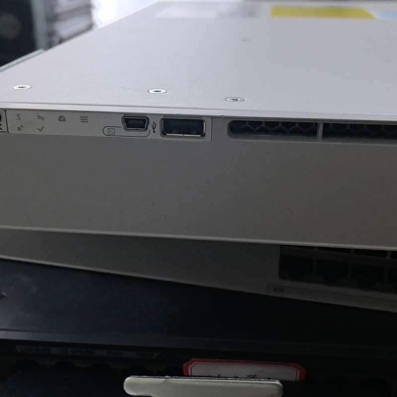 思科C9300L-24T-4G-E二手交换机,24个千兆电口--议价商品