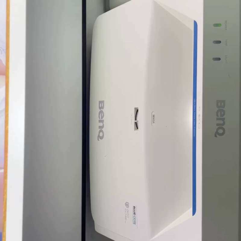基AW905N激光投影仪,超短焦,整机才使用99小时;效果--议价商品