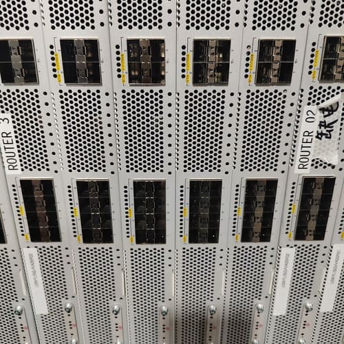 思科Cisco C8500L-8S4X路由器，原装二手设备，--议价商品