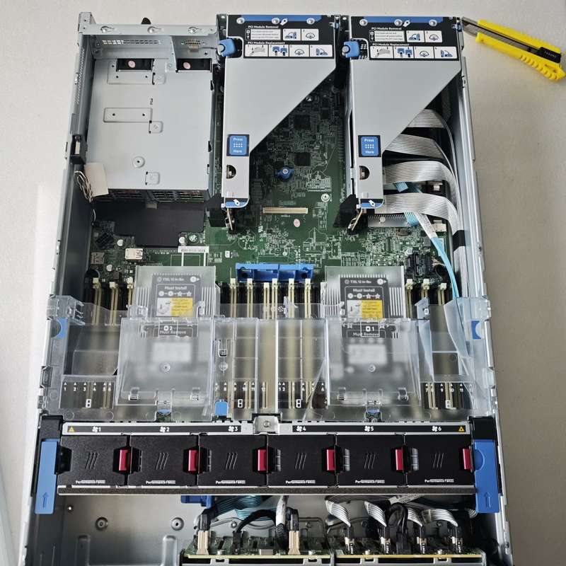 惠普/HPDL380GEN10 2.5寸8盘 主板直连 双散--议价商品