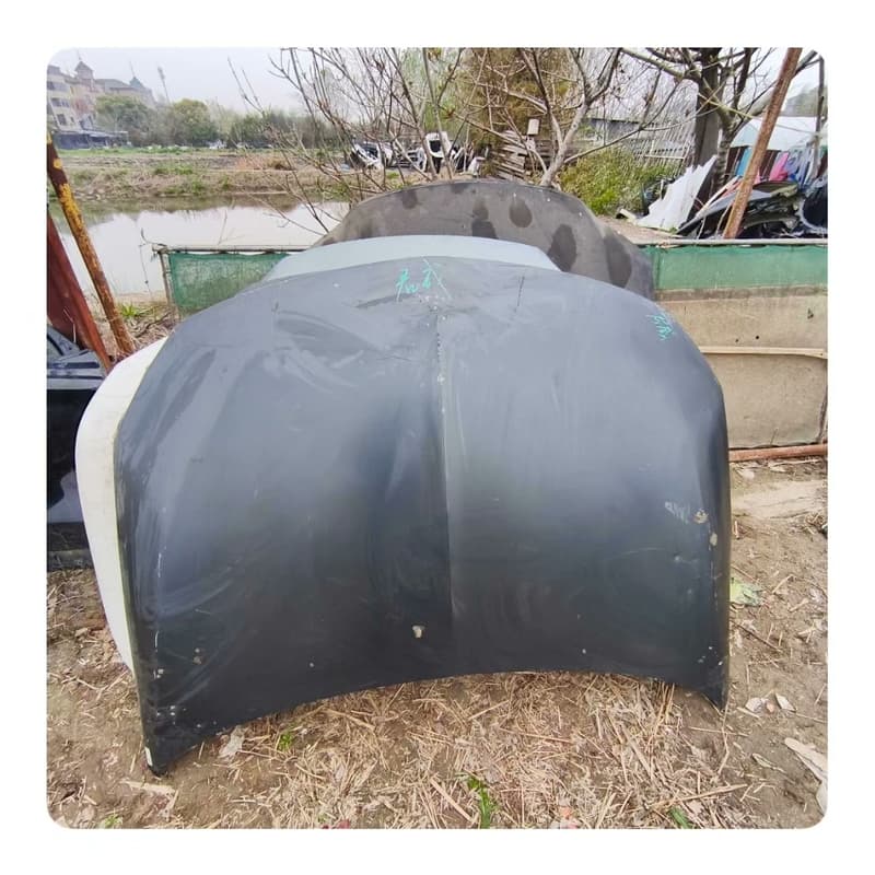 别克君威原厂机盖，黑色拆车件，结构完整，原车漆，成色还可以，