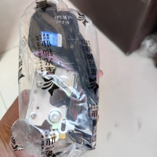 现代伊兰特前车门锁机 锁块 左前门锁 门锁块总成，全新河南星--