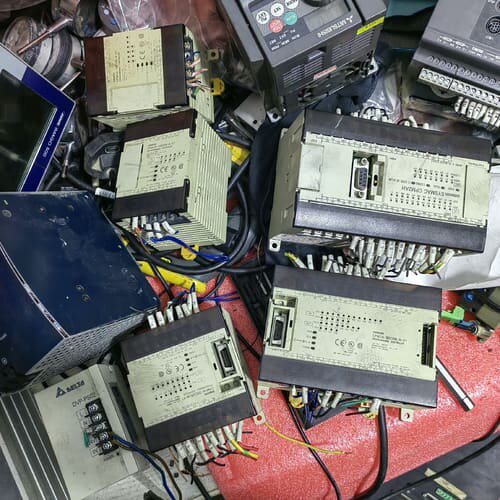 omRo欧姆龙PLC五个，型号：CPM2AH-40CDR-A--议价商品