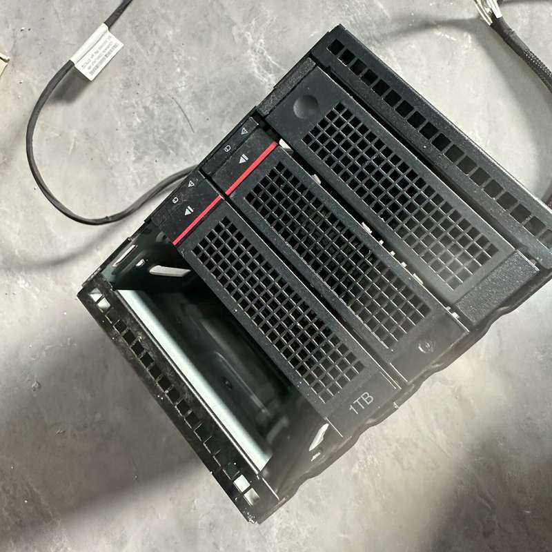 TS540塔式服务器主机。硬盘笼子带线 看好了在下单 带--议价商品