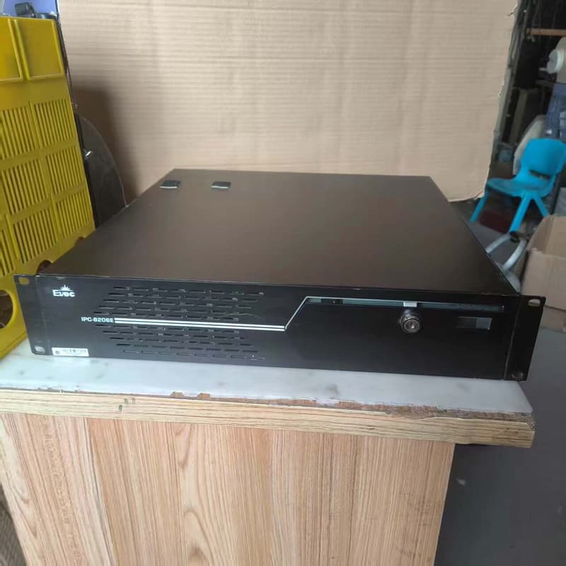 EVOC工控机IPC-8206E 实物图片 外壳轻微划痕--议价商品