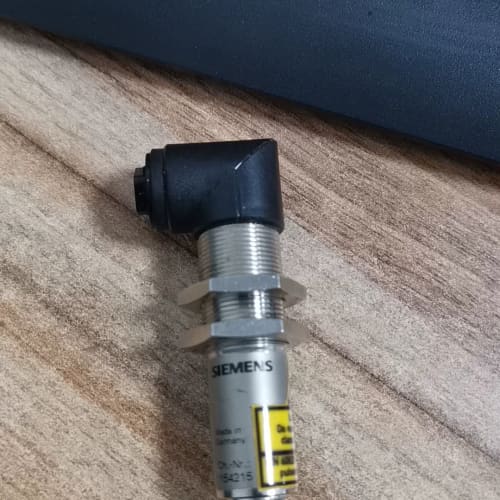 西门子激光传感器3RG7175-3BE00,型号参数见图,,--议价商品