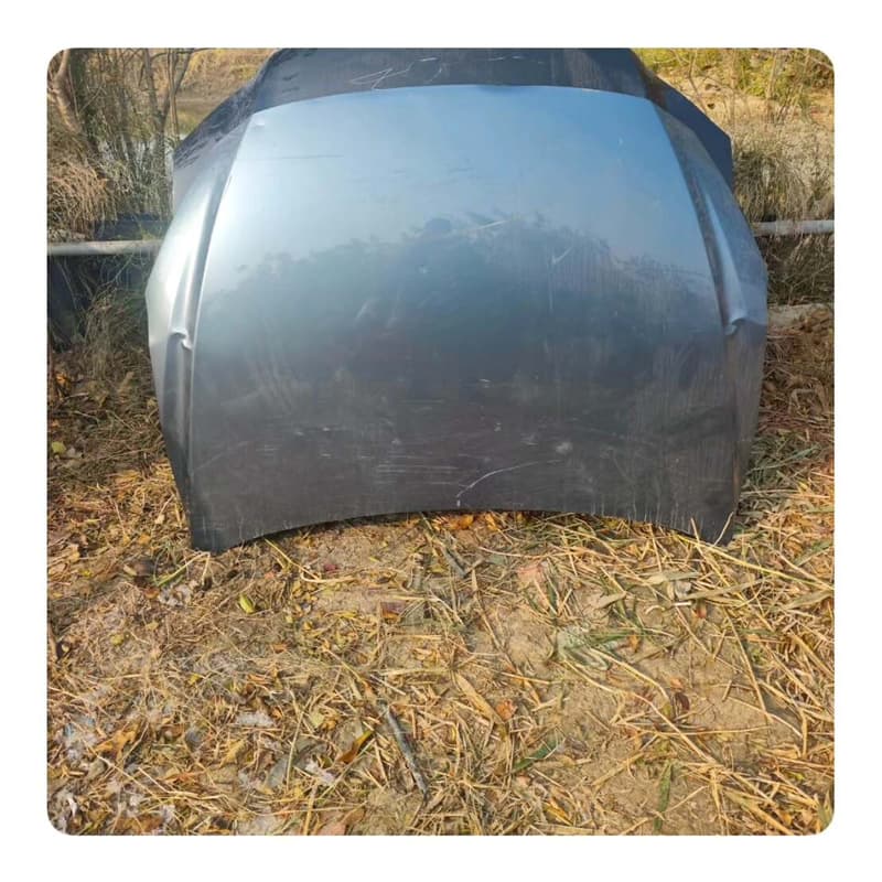 马自达昂克赛拉机盖,原厂拆车件,黑色,成色还可以,有点使用痕
