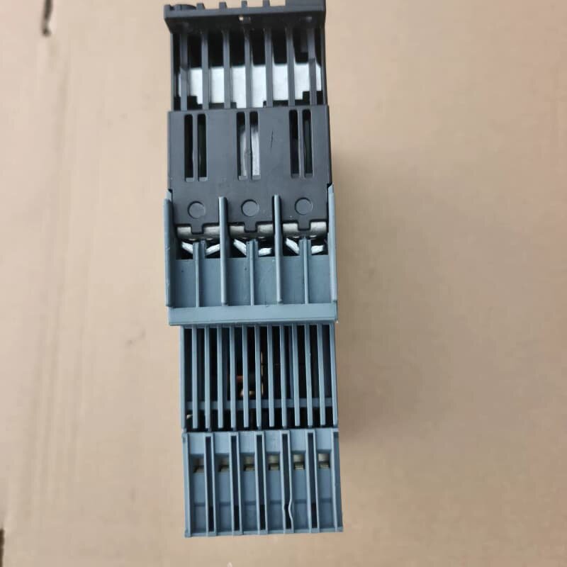 西门子软启动器 3RW4028-1BB04--议价商品