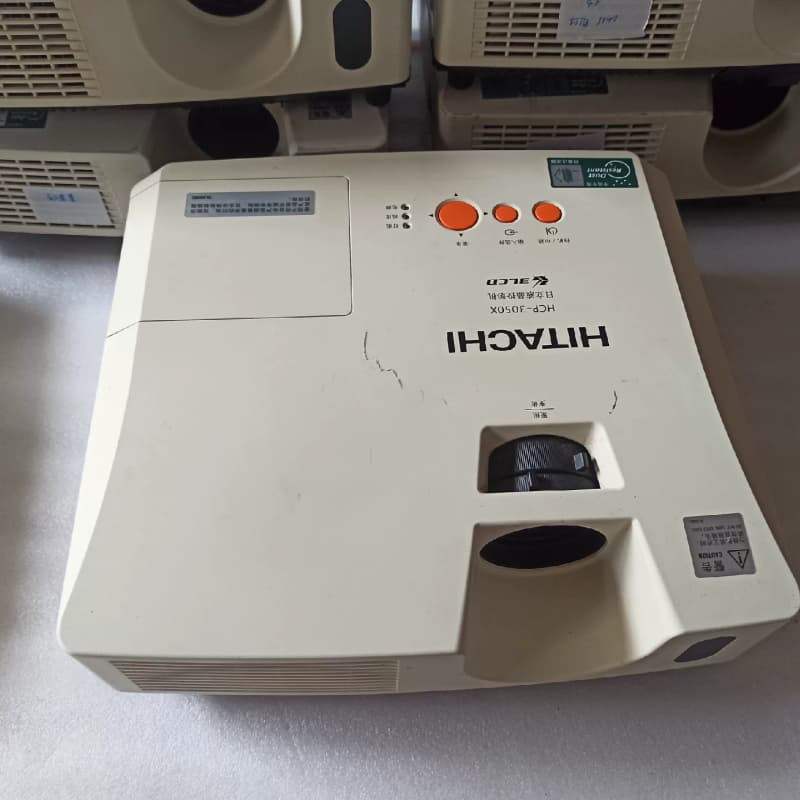 二手投影机投影仪日立HCP-3050X家用商务办公会议教育婚--议价商