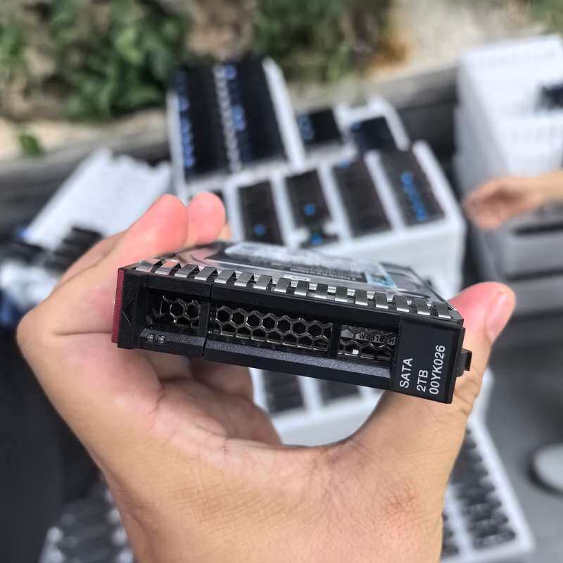 联想/Lenovo 2TB服务器硬盘，型号7XB7A0003--议价商品