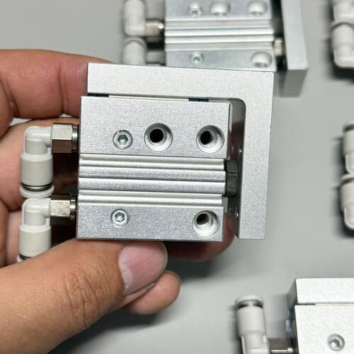 亚德客气缸HLH10X5S 原装正品，实物拍摄，成色新，--议价商品