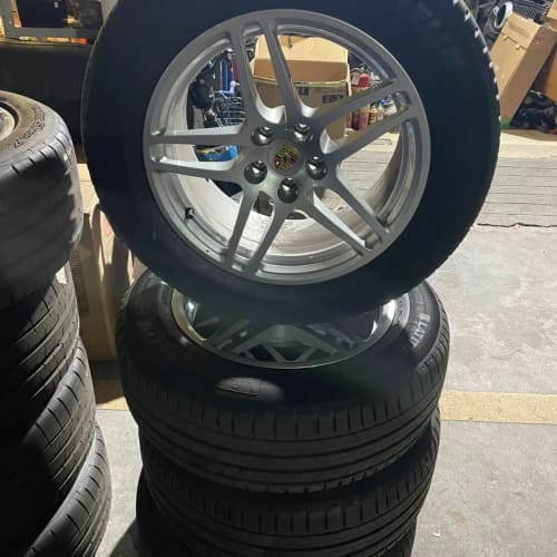 保时捷macan 马卡18寸钢圈米其林轮胎255/55/18--议价商品