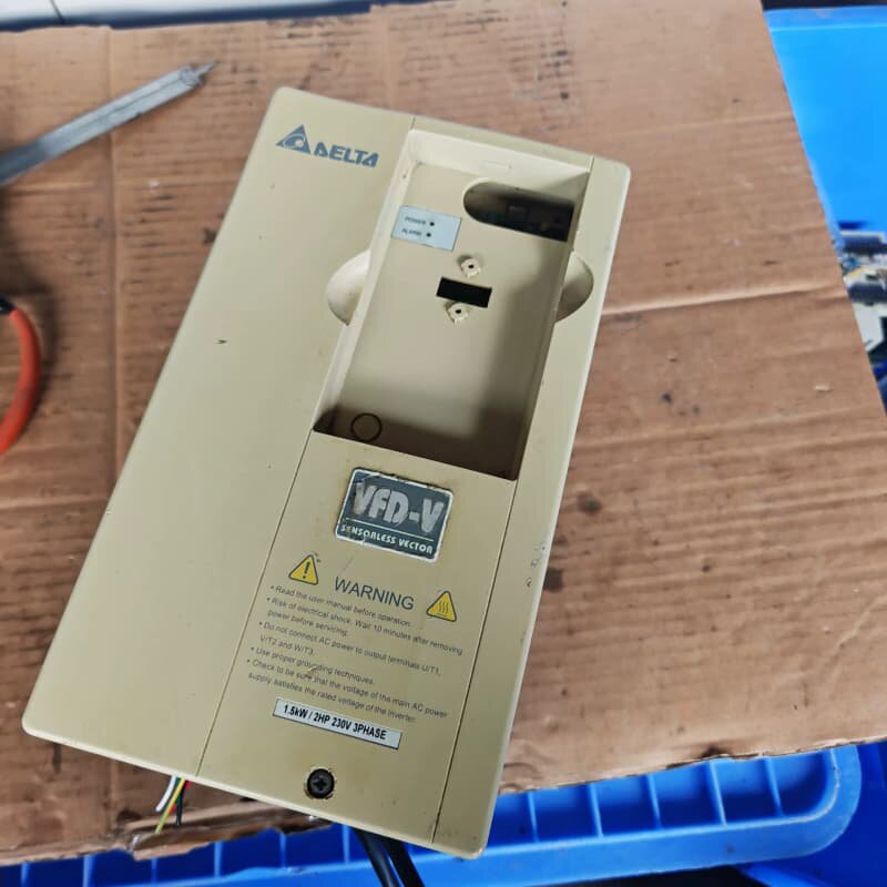 拆机一个二手台达变频器--议价商品