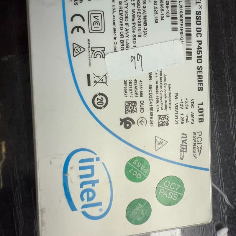 英特尔 1.0T 2.5 NVME U.2 硬盘!!!--议价商品