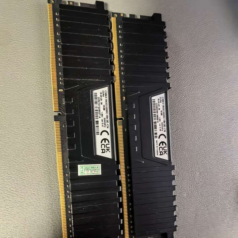 海盗船VENGEANCE LPX DDR4 16G×2 32--议价商品
