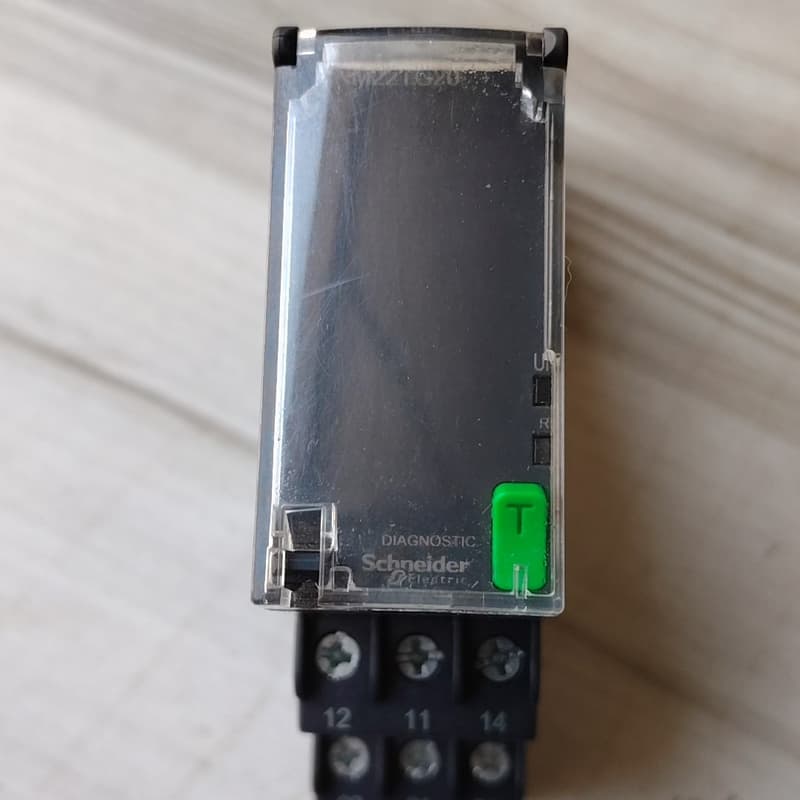 施耐德RM22TG20相序保护继电器，项目剩余，接口完整，包--议价商