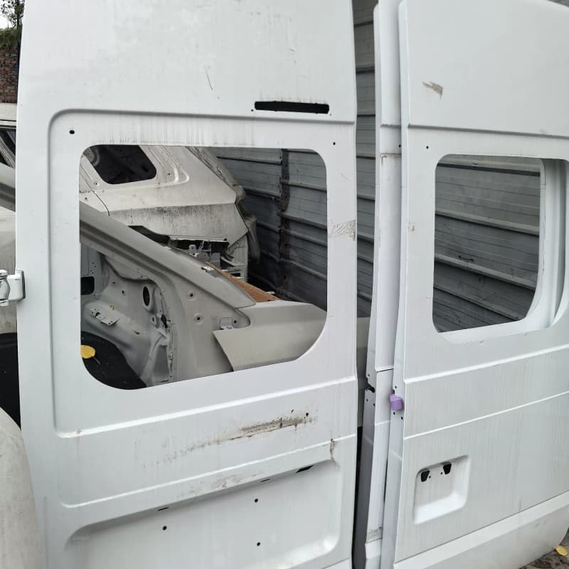 江铃福特新时代全顺V348高顶原厂拆车尾门,全新正品配件--议价商