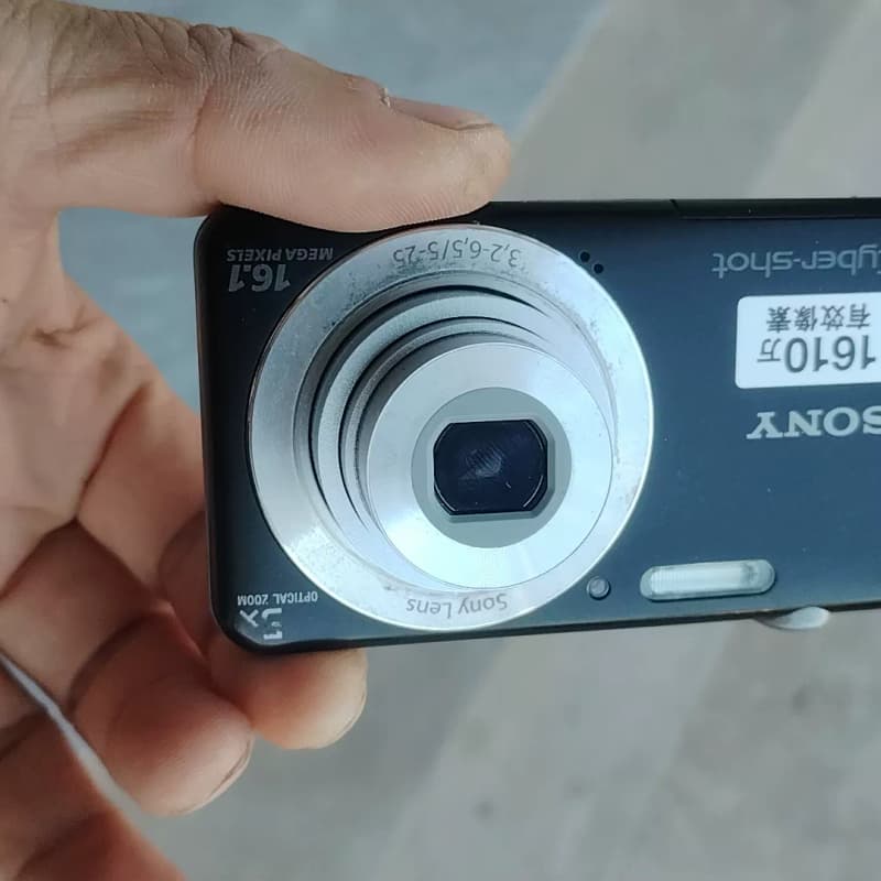 索尼W710数码相机,黑色机身,1610万像素,5倍光学变焦--议价商