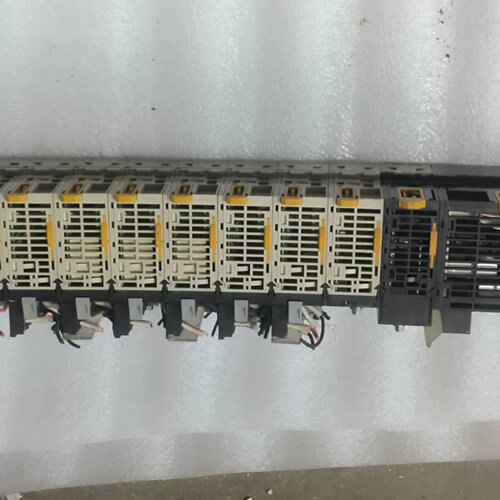 PLC一套，电源模块CJ1W-PA205R，CPU C--议价商品