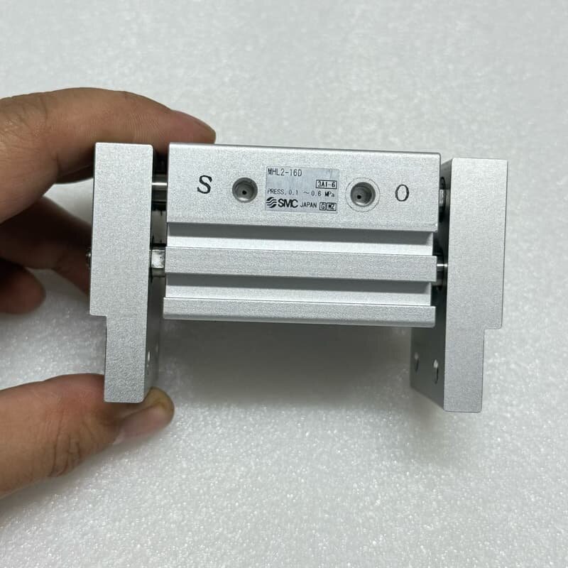 SMC阔型夹爪气缸MHL2-16D,原装正品,实物拍摄,成色--议价商品