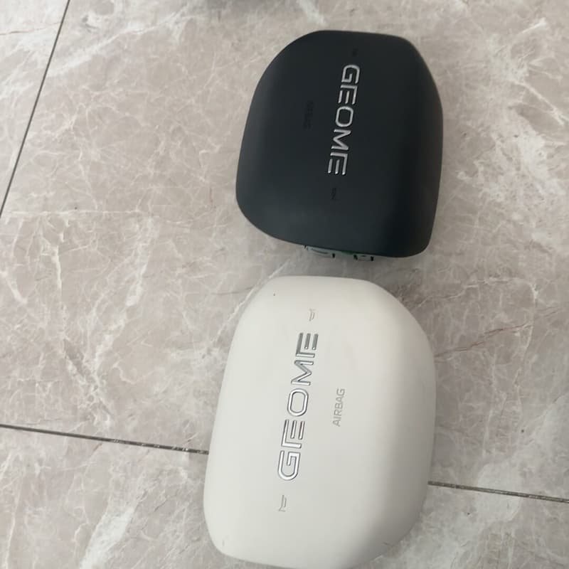 吉利星愿方向盘喇叭盖一对 黑色+米白色 原车拆车件--议价商品