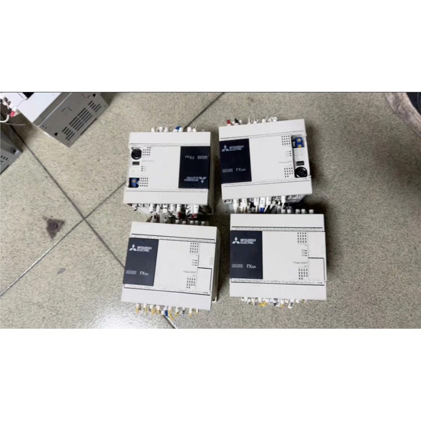 三菱PLC FX3SA-30MT-CM,几乎全新,功能完好。--议价商品