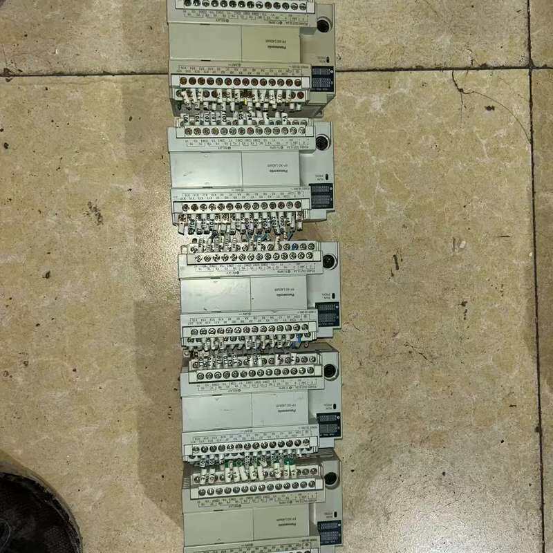松下PLC(AFPX0L40MR-F)二手拆机,成色不错,功--议价商品