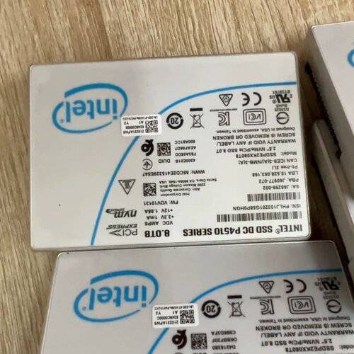 出英特尔P4510 8TB U.2固态硬盘，健康度100%企--议价商品