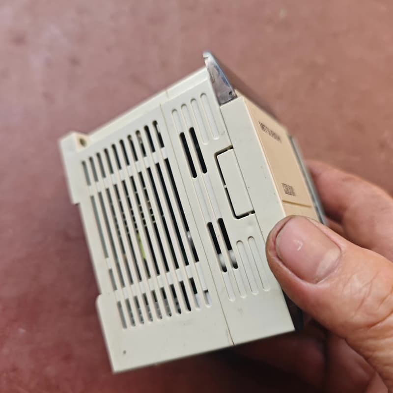 三菱PLC FX1S-14MR-001 拆机货--议价商品