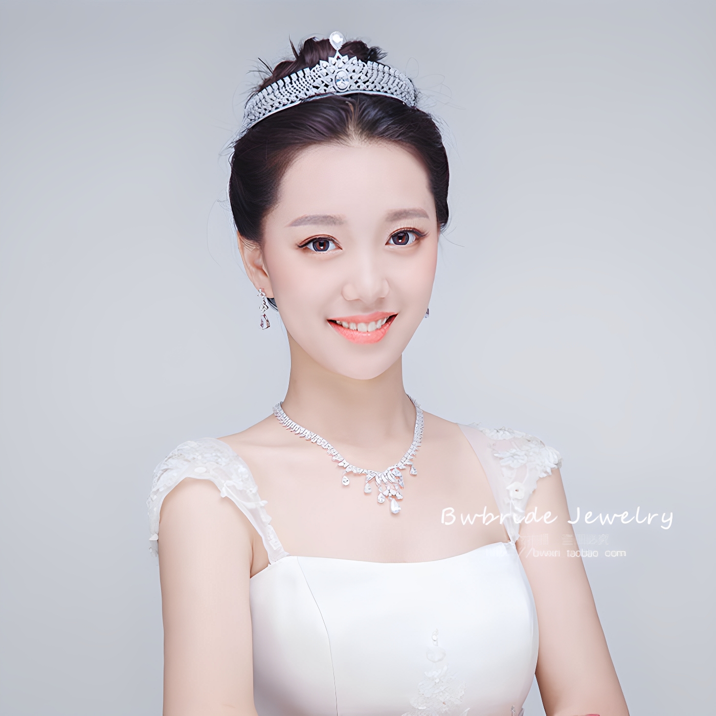 新娘皇冠发饰高级感王冠主婚纱