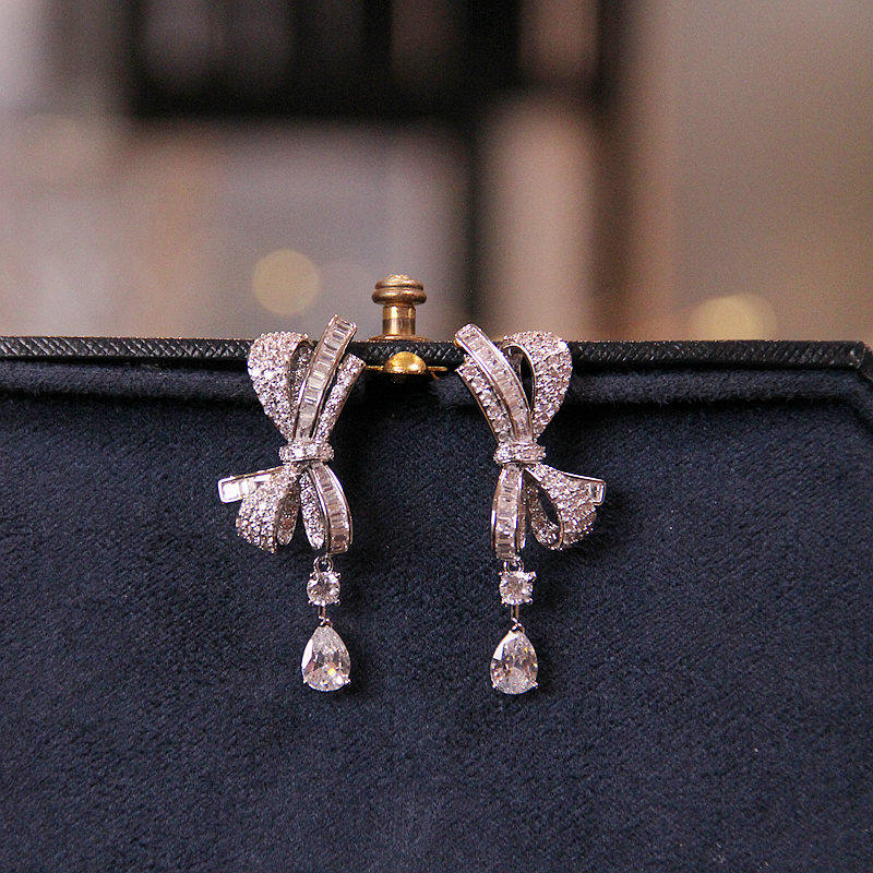 新款蝴蝶结耳环满钻水滴耳坠轻奢简约气质精致新娘结婚纱锆石耳夹