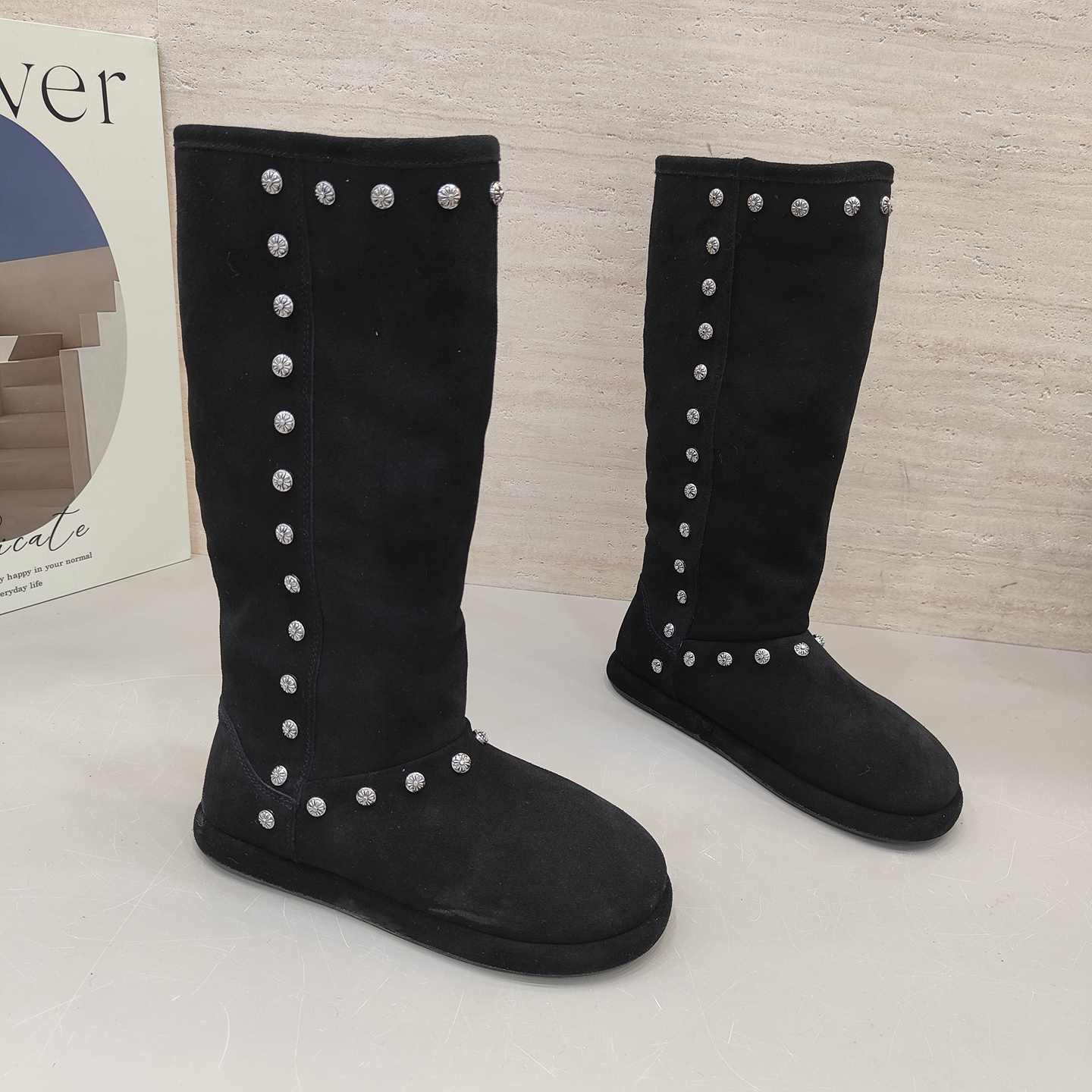 真皮平底高筒靴女2025冬季新款圆头套筒铆钉设计百搭休闲骑士靴女