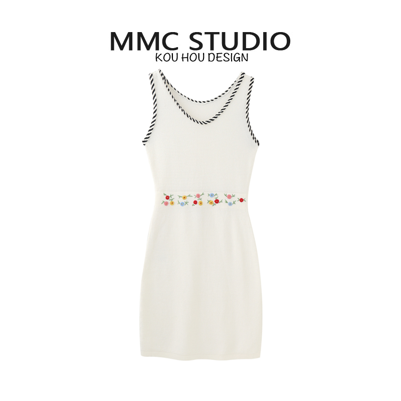 简约风针织小花连衣裙