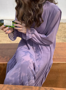 MMC 2025春夏新款长袖木耳边百褶长裙女温柔系紫色系带宽松连衣裙