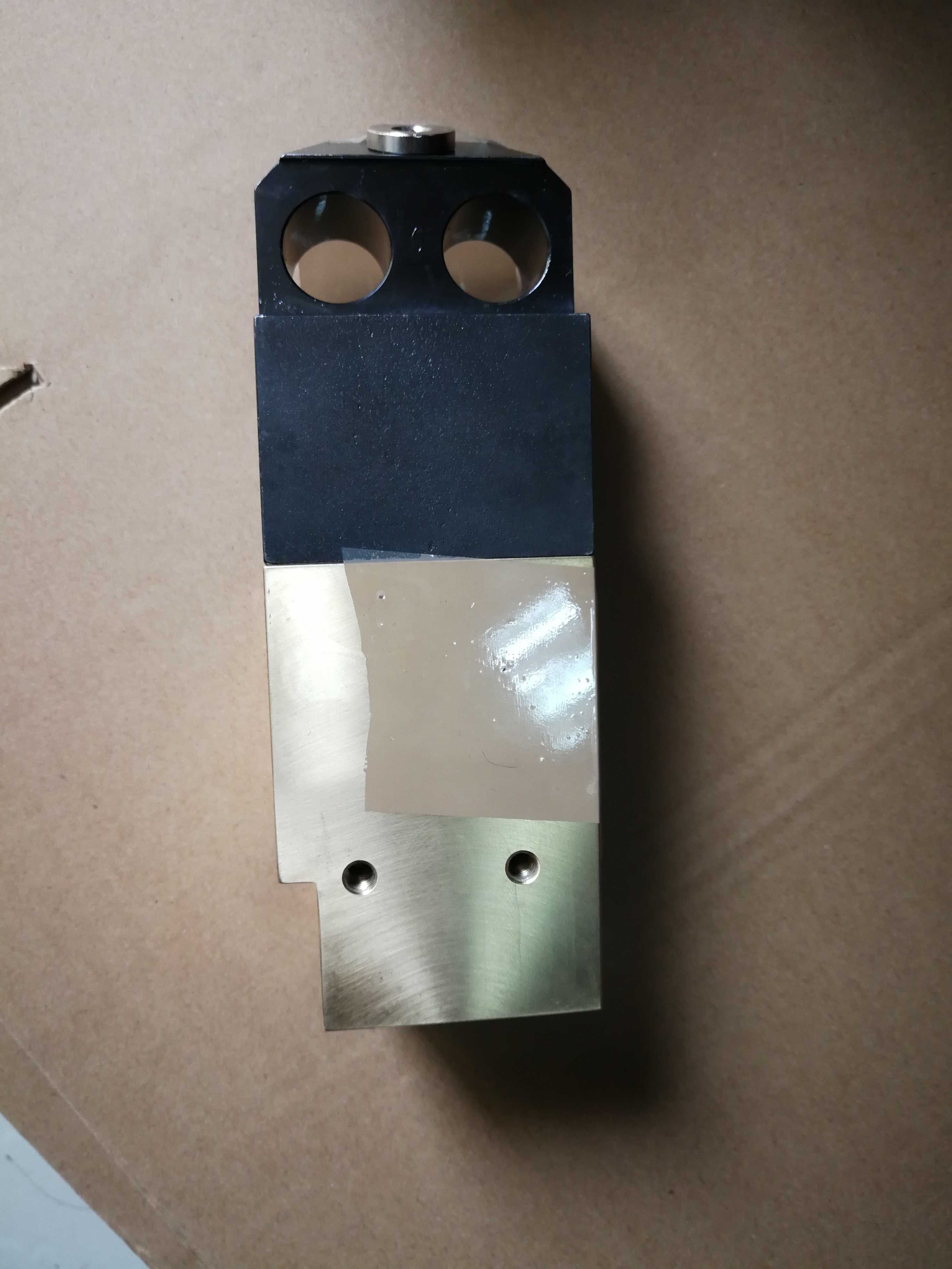 豪迈nkl210/ nkr210/ kal230切刀气缸2013131082,豪迈原装气缸