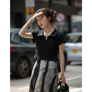 女短袖 夏季 设计感小众新中式 上衣 觅定正肩黑色t恤polo衫 修身 短款