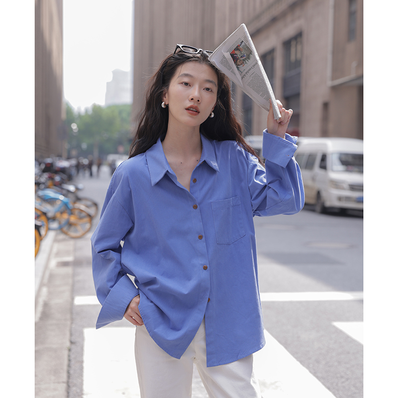 觅定蓝色衬衫女秋季长袖衬衣设计感小众2023新款韩版宽松上衣外套